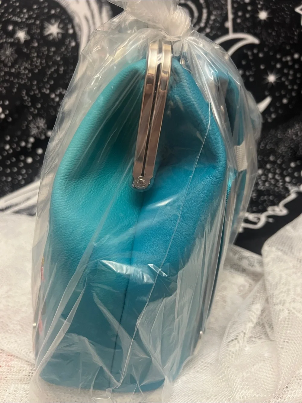 🧜🏼‍♀️ NWT-Loungefly Disney The Little Mermaid Ariel Kisslock Mini Backpack